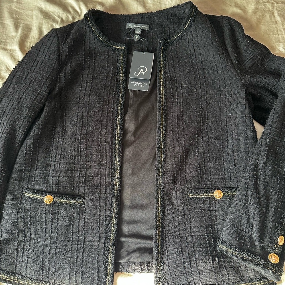 Blazer - Picture 2 of 9